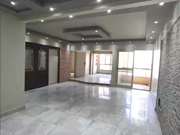 شقق للإيجار في محرم بك، الاسكندرية، 130 متر