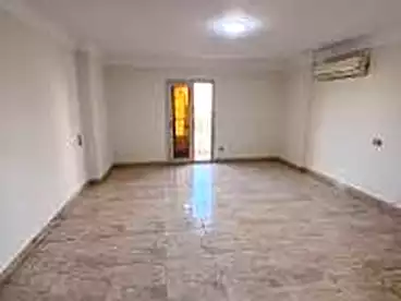 في شارع الجلاء، المنصوره، 100 متر
