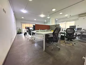 مقر إداري للإيجار في شارع 18، سرايات المعادي، 350 متر