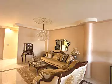 عقارات للبيع في شارع محمود سامي البارودي، القرية السياحية الرابعه، 250 متر