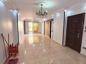 Apartments For sale in Gamal Abdel Nasser St., El Mandara, 165 sqm