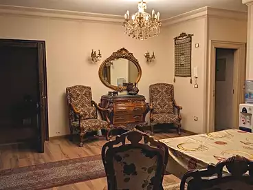 شقق للبيع في شارع محمود يونس، النرجس 4، 300 متر