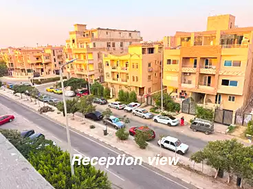 في شارع الفنان نجيب الريحاني، النرجس 7، 200 متر