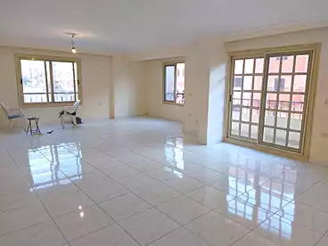 Properties For sale in Divided from El Kafrawei St., Neighborhood 2nd, 270 sqm