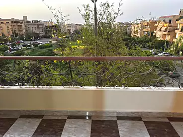 في البنفسج فيلات، البنفسج، 200 متر