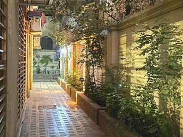في شارع الحي الثالث، الحي الثالث، 160 متر