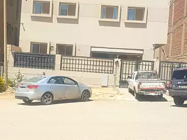 Factory For rent in Industrial Zone, New Cairo - 5th Settlement, 900 sqm