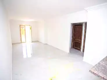Apartments For sale in Kanal Al Mahmoudeya Al Bahri St, Moharram Bey, 125 sqm