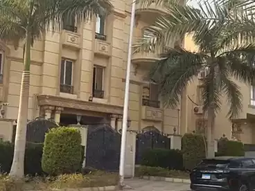 Apartments For sale in Abou Obaida Ibn El-Garah St., El Yasmeen 5, 235 sqm