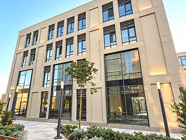 in Northern 90th St., 90th Street, 600 sqm