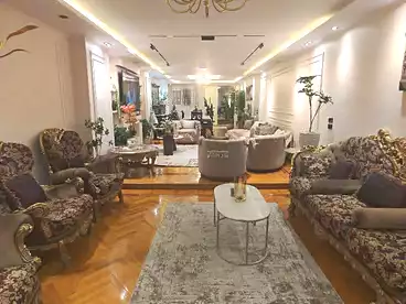 شقق مفروشة للبيع في شارع عبد الحميد العبادي، رشدي، 250 متر