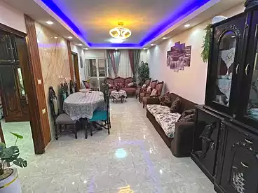 شقق للبيع في شارع العشرين، عين شمس الشرقية، 100 متر
