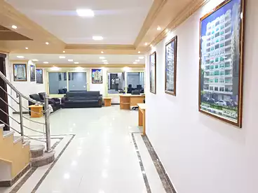 في شارع عباس العقاد، مدينة نصر، 300 متر