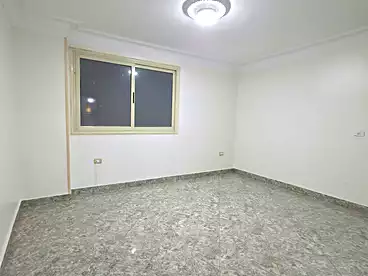 شقق للبيع في شارع المجزر الالي، اللبيني، 120 متر