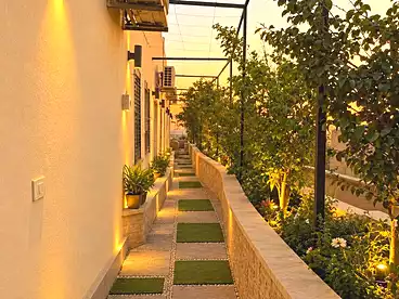 in Akhnaton St., Fifth Neighborhood, 300 sqm