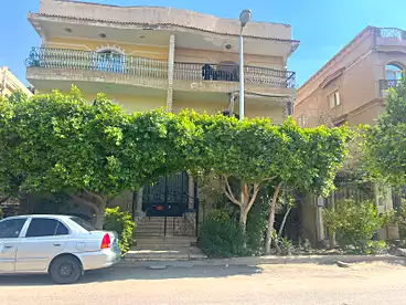 Apartment with Garden For sale in Street 26, Second Neighborhood, 140 sqm