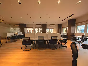 Offices For rent in Southern 90th St., 90th Street, 200 sqm