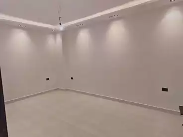 شقق للبيع في اللبيني، فيصل، 120 متر