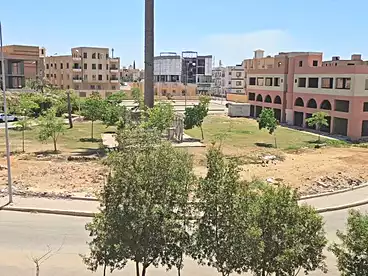 شقق للبيع في المجاوره الثالثه، الحي الثامن، 215 متر