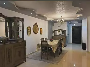 Apartments For sale in Mostafa Fahmy St., Helwan, 175 sqm