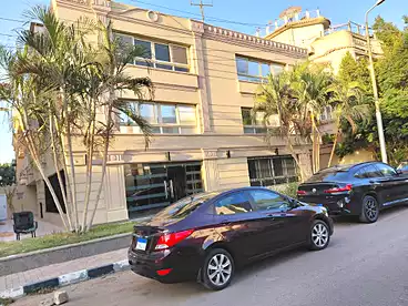 مبنى إداري للإيجار في شارع عبد الحميد بدوي، شيراتون، 1250 متر
