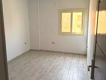 Residential For sale in Abo El Hawl 2, Gardenia Heights - Abo El Hawl, 125 sqm