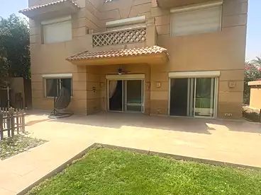 فلل للبيع في كمبوند رويال سيتي - مجموعة البابطين، كمبوند بالشيخ زايد، 325 متر