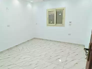 شقق للإيجار في شارع رايل، منشية عين حلوان، 130 متر
