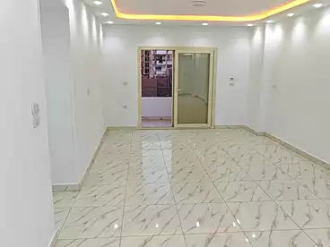 شقق للإيجار في شارع رايل، منشية عين حلوان، 130 متر