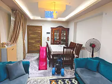 شقق للبيع في شارع سلطان خطاب، اللبيني، 100 متر