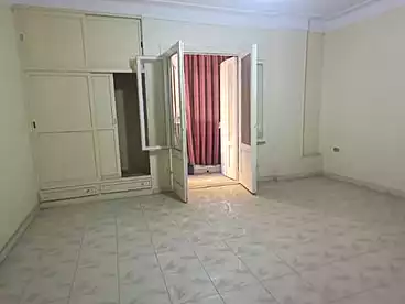 شقق للبيع في شارع عين شمس، البيطاش، 100 متر