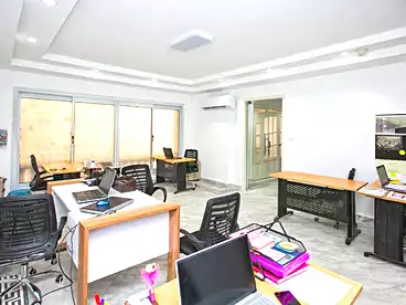 Offices For sale in Al Qoudss St, Zezenia, 260 sqm
