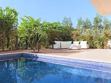 Apartment with Garden For rent in Lake View Residence - El Hazek, Compounds in New Cairo, 230 sqm