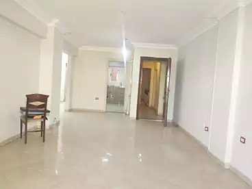 عقارات للإيجار في شارع عبد الحميد بدوي، شيراتون، 200 متر