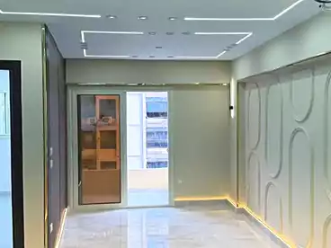 شقق للبيع في شارع جمال عبد الناصر، ميامي، 100 متر