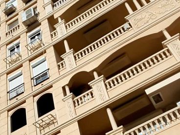 شقه للبيع ببرج فخم حديث