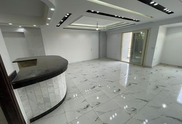 شقه للبيع بالدقي بشارع البطل - كود D020