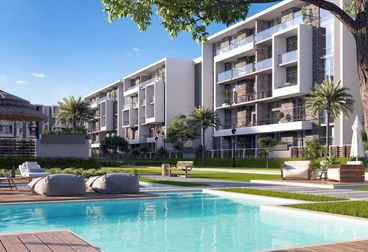 شقة دوبلكس بقلب التجمع الخامس بكومباوند باتيو اورو بمقدم 15% علي 6 سنوات