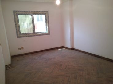 شقه 155م للبيع بالحي العاشر بالشيخ زايد موقع مميز