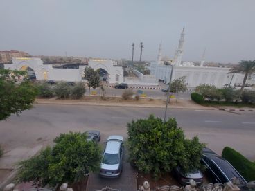 listing-image