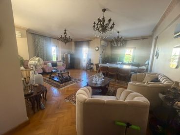 200 m² Apartment for Sale by Owner on Mohamed Rahim St, El Yasmeen 3, New Cairo