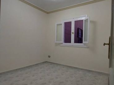 شقه للبيع في الإسكندريه من المالك مباشرتأ  برخصة بناء  واستلام فوري وأرض مسجله أول سكن ف النخيل ١٣٠ م