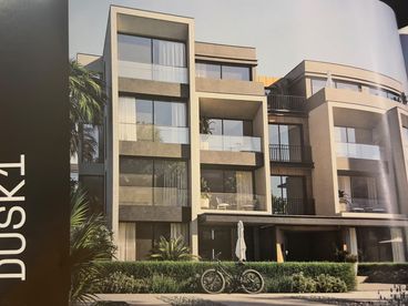 شقه للبيع في Px Palm Hills New Giza بمساحه 166m+56m ارضي بحديقه استلام فوري 