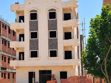 دوبلكس بحديقة Without Finish For sale in Golden Square 