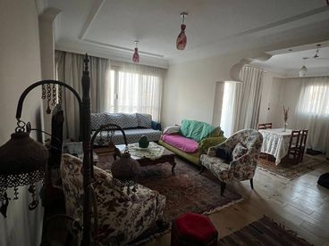 شقه للبيع اول فيصل بالقرب من مترو فيصل اخر سور مدينه الشباب