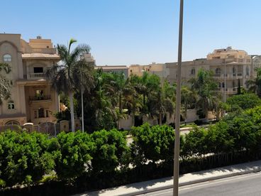 شقة للبيع في نرجس فيلات 3 قربية من التسعين والمونوريل