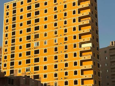 شقة  تمليك  مساحه 100 متر لا البيع  في شارع ال 40 جسر السويس متفرع من شارع الترول علي العمومي
