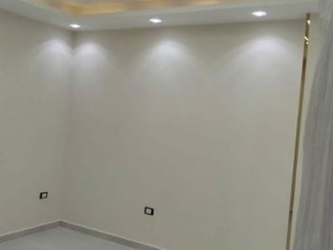شقه للبيع بين فيصل والهرم متفرعي من شارع العريش 3غرف ورسبشن ومطبخ حمام مساحه 125متر تشطيب سوبر لوكس