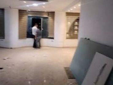 دور ميزان للبيع متشطب شارع لاكازا للاثاث اول نمره من الرئيسي اللبيني هرم 250متر