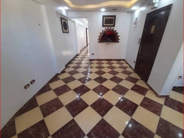 شقه للبيع ف الاسكندريه ميامى  متفرع من شارع اسكندر ابراهيم